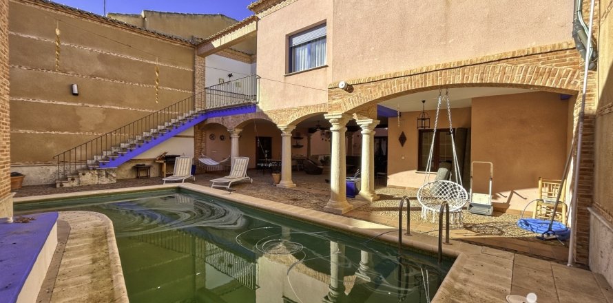 Māja Almagro, Ciudad Real, Spānijā 4 istabas, 450 m2 Nr. 153771