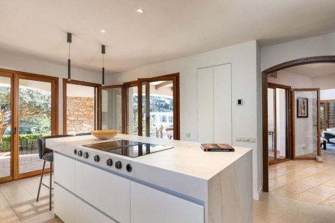 Hus till salu i Begur, Girona, Spanien 4 sovrum, 322 kvm. Nr. 160732 - foto 7