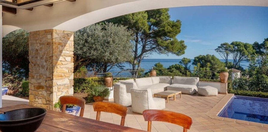 Hus i Begur, Girona, Spanien 4 sovrum, 322 kvm. Nr. 160732