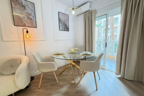 Wohnung zum Verkauf in Torrevieja, Alicante, Spanien 2 Schlafzimmer, 55 m2 Nr. 184394 - Foto 12