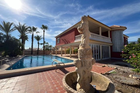 Villa zum Verkauf Torrevieja, Alicante, Spanien 6 Schlafzimmer, 579 m2 Nr. 139855 - Foto 2