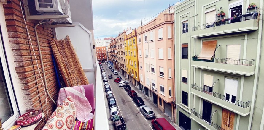 Apartment Valencia, Espagne 2 chambres, 71 m2 No. 139853