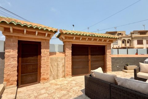 Villa for sale Torrevieja, Alicante, Spain 5 bedrooms,  No. 138389 - photo 8