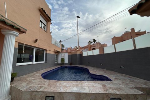 Villa for sale Torrevieja, Alicante, Spain 5 bedrooms,  No. 138389 - photo 13
