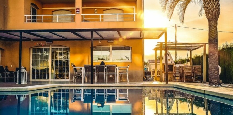 Māja L'Ametlla de Mar, Tarragona, Spānijā 5 istabas, 764 m2 Nr. 154253