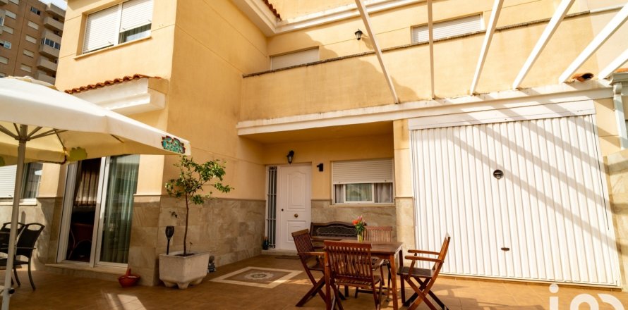 Дом в Кульера, Валенсия, Испания 4 спальни, 131м2 №154248