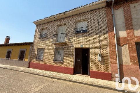 House in Leon, Spain 3 bedrooms, 529 sq.m. No. 185734