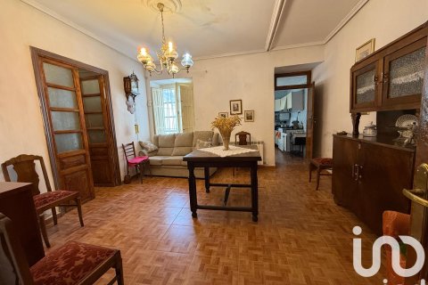 House for sale in Leon, Spain 3 bedrooms, 529 sq.m. No. 185734 - photo 6