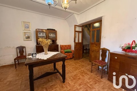 House for sale in Leon, Spain 3 bedrooms, 529 sq.m. No. 185734 - photo 2
