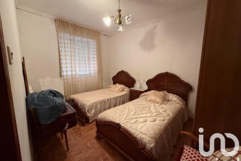 House for sale in Leon, Spain 3 bedrooms, 529 sq.m. No. 185734 - photo 4