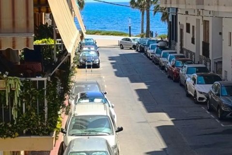 Apartment à Torrevieja, Alicante, Espagne 3 chambres, 96 m2 No. 181803