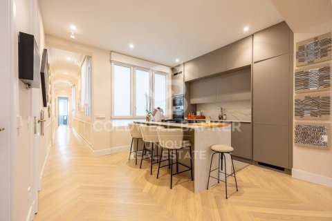 Huoneisto myytävänä Madrid, Espanja, 4 makuuhuonetta, 233 m2 No. 159188 - kuva 7