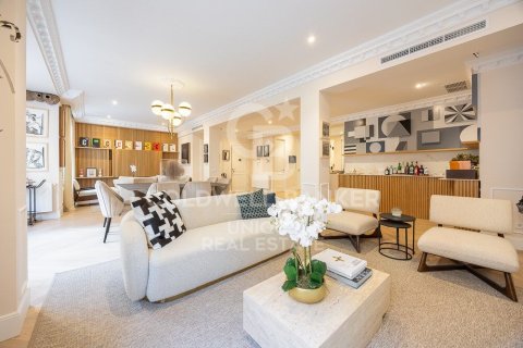 Huoneisto myytävänä Madrid, Espanja, 4 makuuhuonetta, 233 m2 No. 159188 - kuva 4