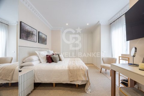 Huoneisto myytävänä Madrid, Espanja, 4 makuuhuonetta, 233 m2 No. 159188 - kuva 17