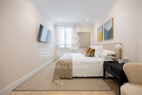 Huoneisto myytävänä Madrid, Espanja, 4 makuuhuonetta, 233 m2 No. 159188 - kuva 15