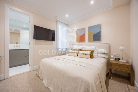 Huoneisto myytävänä Madrid, Espanja, 4 makuuhuonetta, 233 m2 No. 159188 - kuva 12