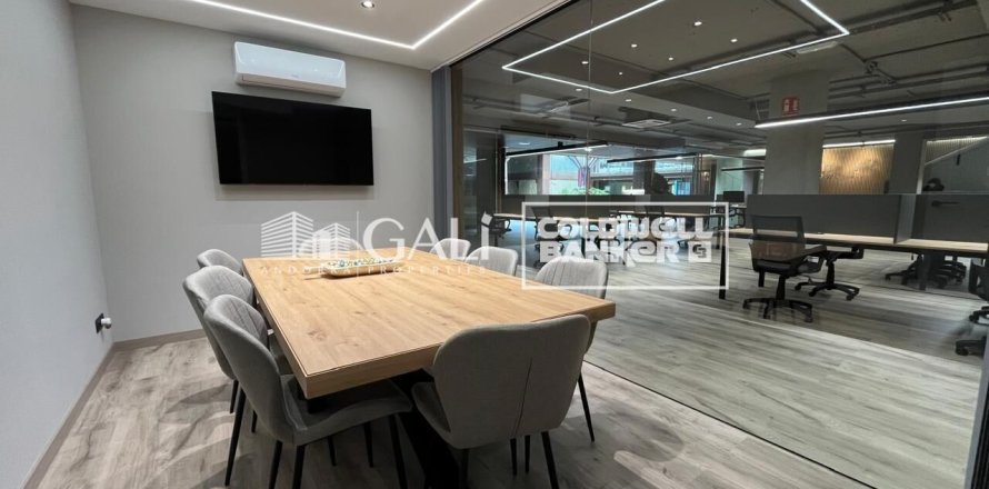 Oficina en Principado De Andorra (Ninguna Poblacion Tiene C.P.), Lérida, España 100 m2 No. 160518