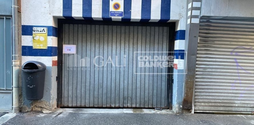 Estacionamiento en Principado De Andorra (Ninguna Poblacion Tiene C.P.), Lérida, España 12 m2 No. 160517