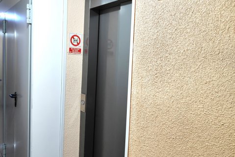 Huoneisto myytävänä Valladolid, Espanja, 3 makuuhuonetta, 61 m2 No. 185395 - kuva 2