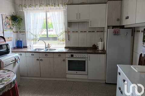 House for sale in Villamontan De La Valduerna, Leon, Spain 4 bedrooms, 208 sq.m. No. 186150 - photo 5