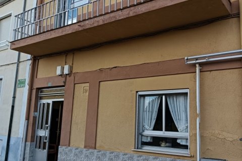 House for sale in Villamontan De La Valduerna, Leon, Spain 4 bedrooms, 208 sq.m. No. 186150 - photo 3