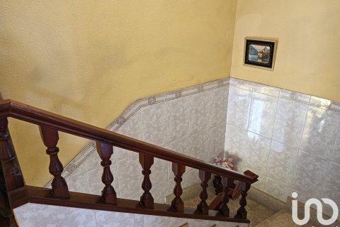 House for sale in Villamontan De La Valduerna, Leon, Spain 4 bedrooms, 208 sq.m. No. 186150 - photo 10