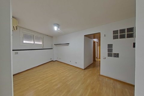 Apartment for sale in Barcelona, Spain 2 bedrooms, 62 sq.m. No. 167091 - photo 3