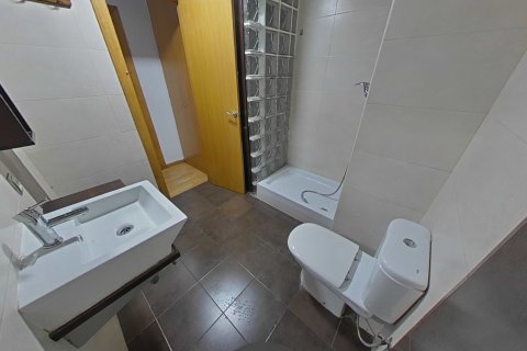 Apartment for sale in Barcelona, Spain 2 bedrooms, 62 sq.m. No. 167091 - photo 16