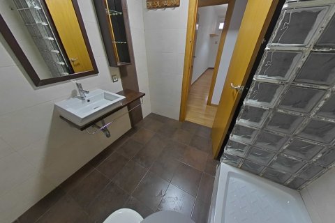 Apartment for sale in Barcelona, Spain 2 bedrooms, 62 sq.m. No. 167091 - photo 15