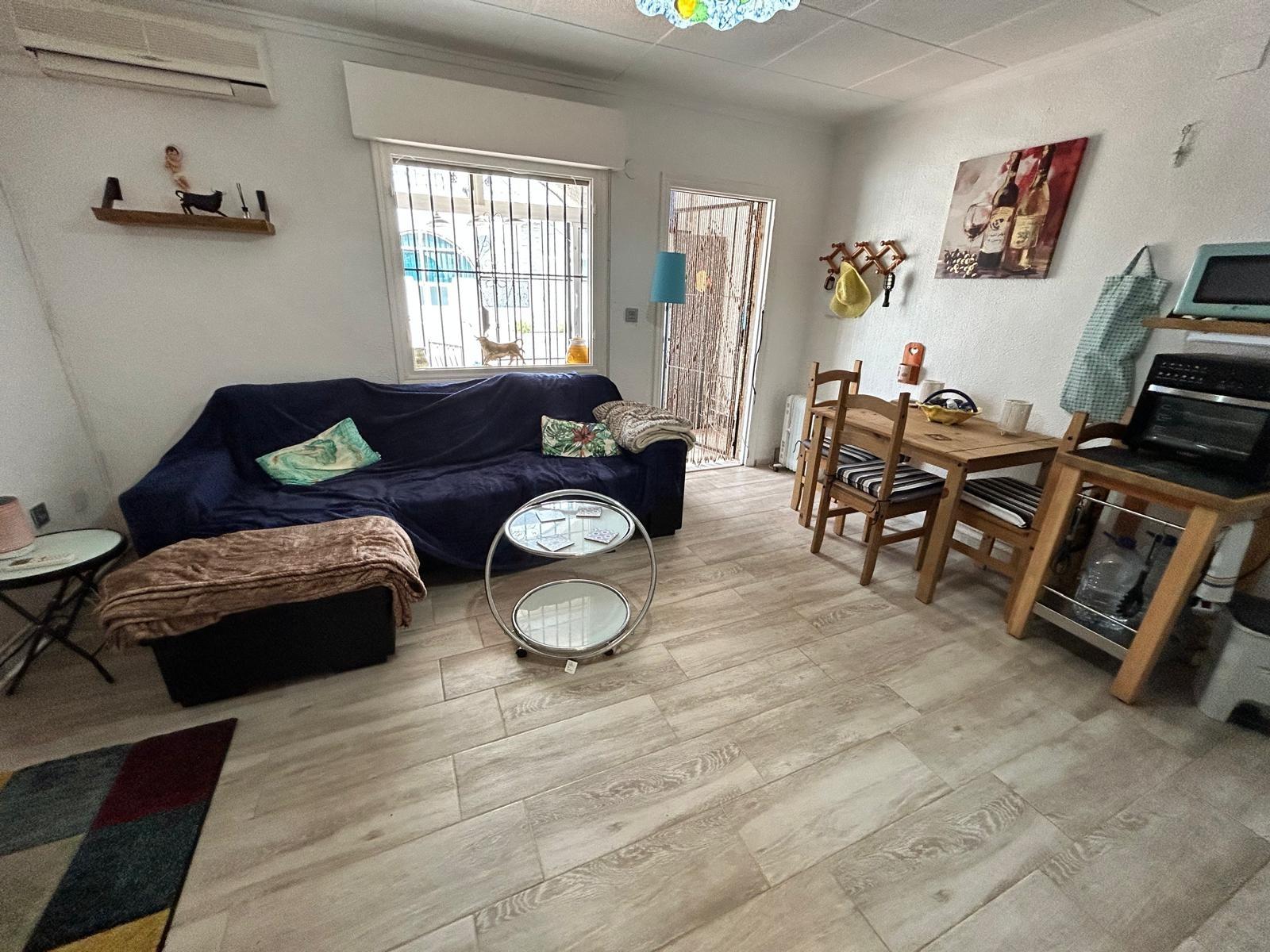 Bungalow i El Chaparral, Alicante, Spanien 1 sovrum, 43 kvm. Nr. 182945