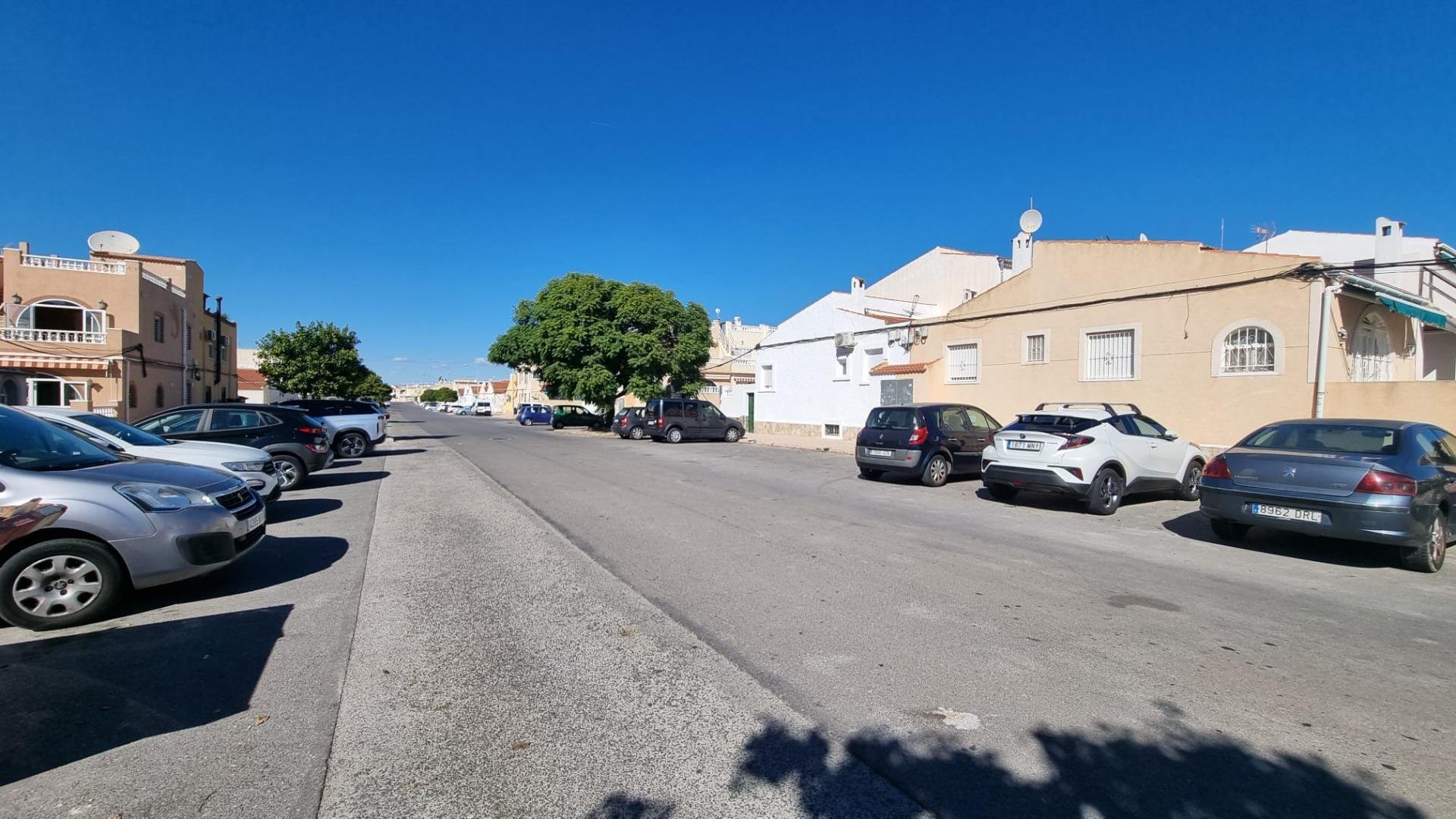 Bungalow i El Chaparral, Alicante, Spanien 1 sovrum, 43 kvm. Nr. 182945