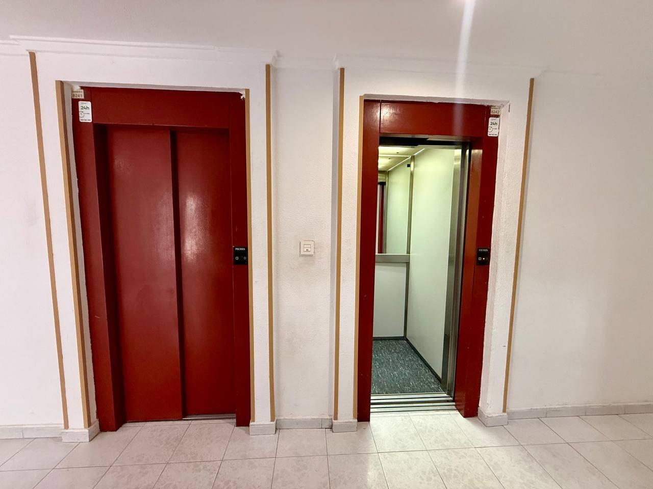Apartamento en Torrevieja, Alicante, España 1 dormitorio, 48 m2 No. 182940