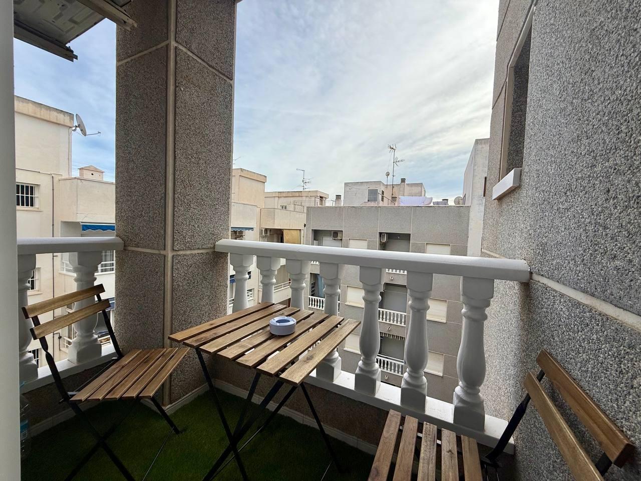 Apartamento en Torrevieja, Alicante, España 1 dormitorio, 48 m2 No. 182940