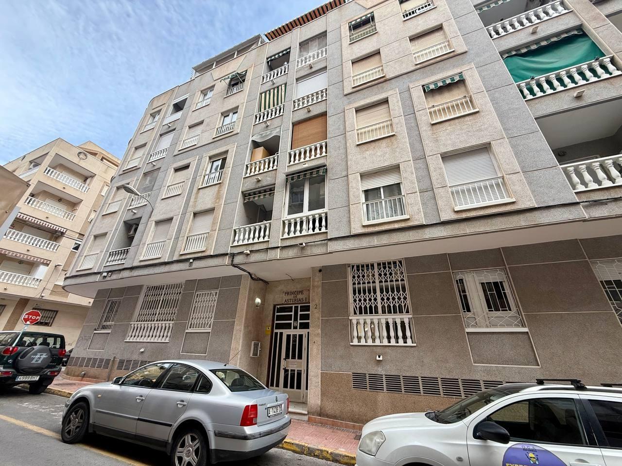 Apartamento en Torrevieja, Alicante, España 1 dormitorio, 48 m2 No. 182940