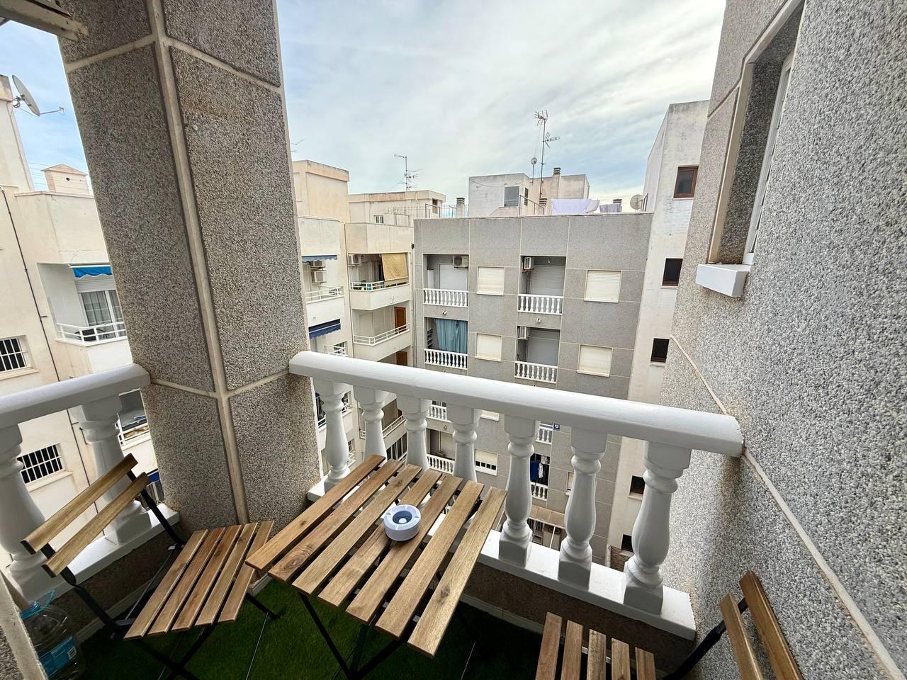Apartamento en Torrevieja, Alicante, España 1 dormitorio, 48 m2 No. 182940