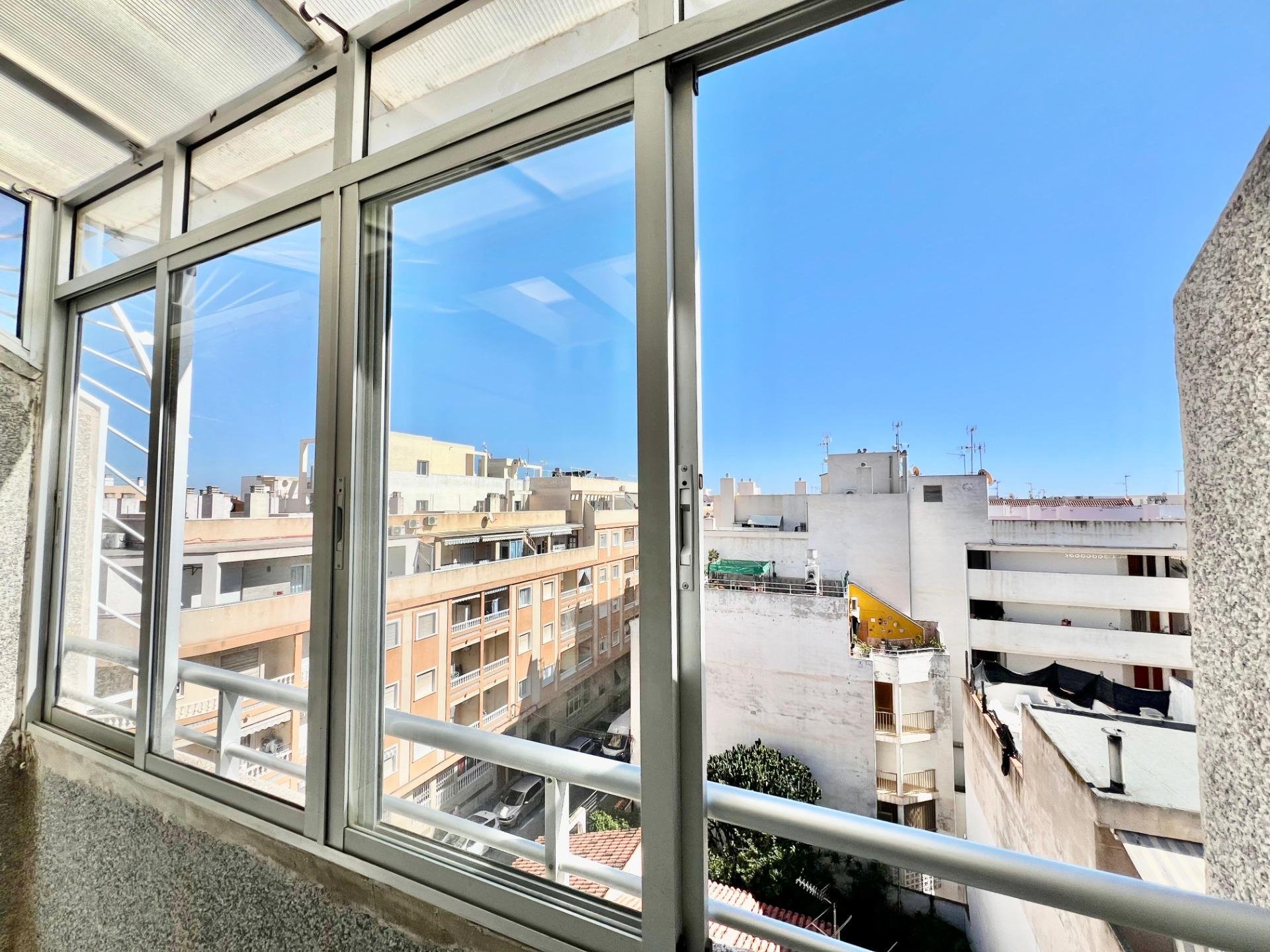 Takvåning i Torrevieja, Alicante, Spanien 1 sovrum, 55 kvm. Nr. 182946