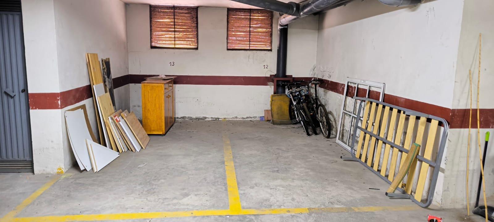 Parking à Torrevieja, Alicante, Espagne No. 182943