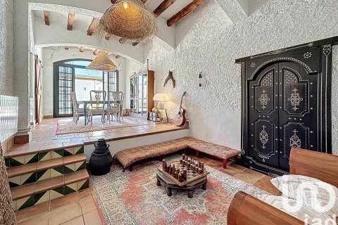 Villa till salu i Sant Jaume dels Domenys, Tarragona, Spanien 4 sovrum, 200 kvm. Nr. 153476 - foto 11