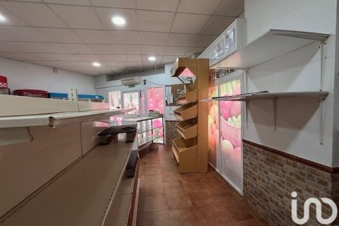 Commercial property for sale in La Antilla, Huelva, Spain 1 bedroom, 46 sq.m. No. 186039 - photo 9