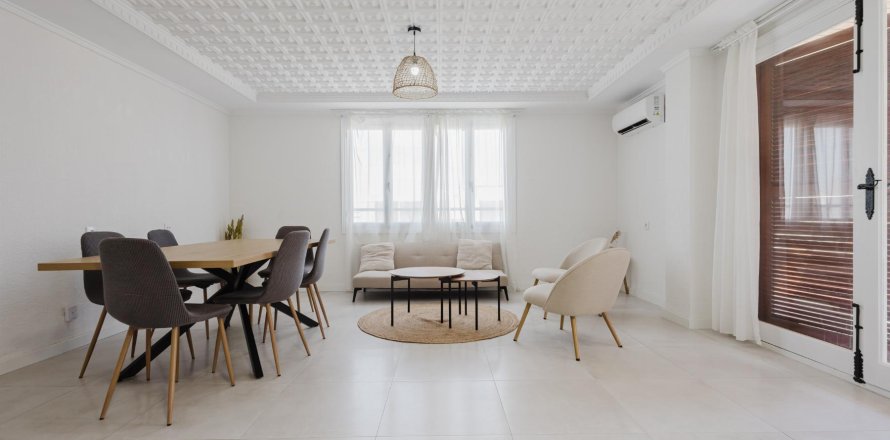 Huoneisto Torrevieja, Alicante, Espanja 3 makuuhuonetta, 110 m2 No. 139325