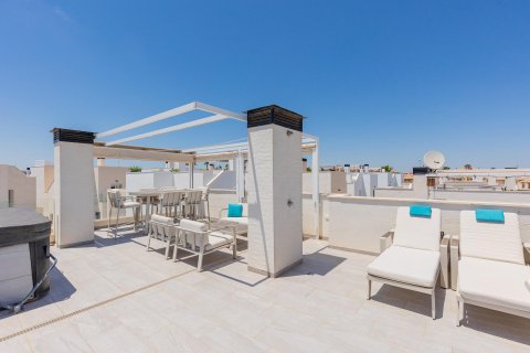 Villa pārdošanā Cabo Roig, Alicante, Spānijā 3 istabas, 149 m2 Nr. 189925 - attēls 13