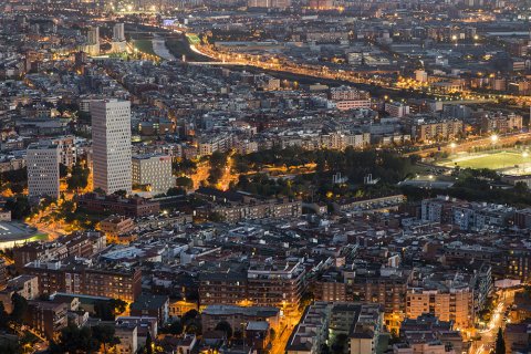 Apartamento en venta en Santa Coloma de Gramenet, Barcelona, España No. 141136 - foto 1