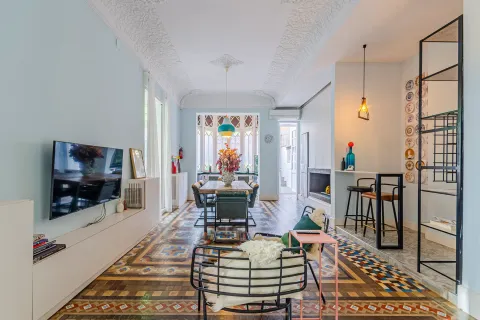 Apartamento en venta en Barcelona, España 3 dormitorios, No. 141134 - foto 2