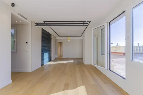 Apartamento en venta en Barcelona, España 4 dormitorios, No. 141135 - foto 17