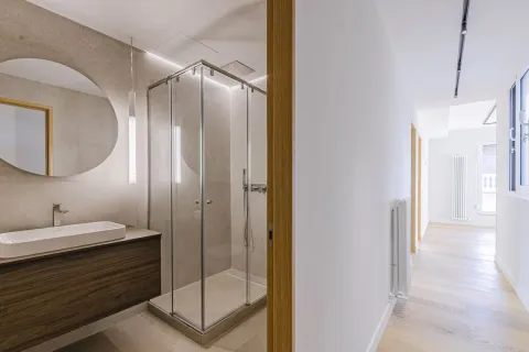 Apartamento en venta en Barcelona, España 4 dormitorios, No. 141135 - foto 7