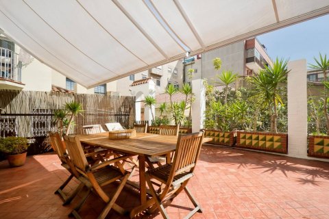 Apartamento en venta en Barcelona, España 4 dormitorios, No. 141133 - foto 4