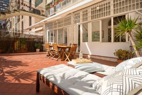 Apartamento en venta en Barcelona, España 4 dormitorios, No. 141133 - foto 6