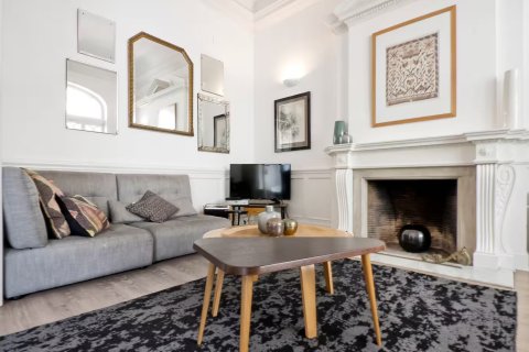 Apartamento en venta en Barcelona, España 4 dormitorios, No. 141133 - foto 11