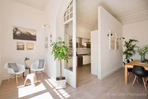 Apartamento en venta en Barcelona, España 4 dormitorios, No. 141133 - foto 23