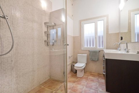 Apartamento en venta en Barcelona, España 4 dormitorios, No. 141133 - foto 22